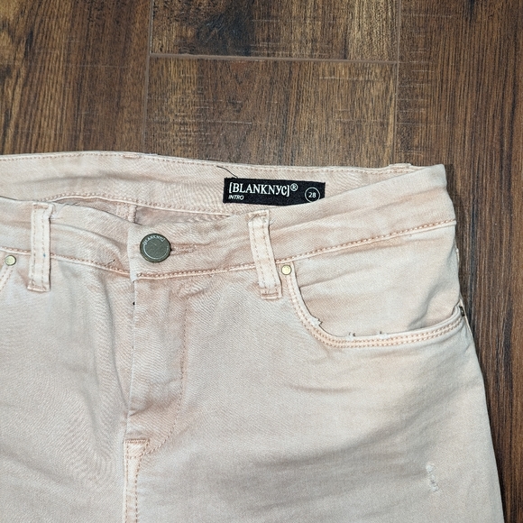 Pink distressed jeans - Picture 2 of 3